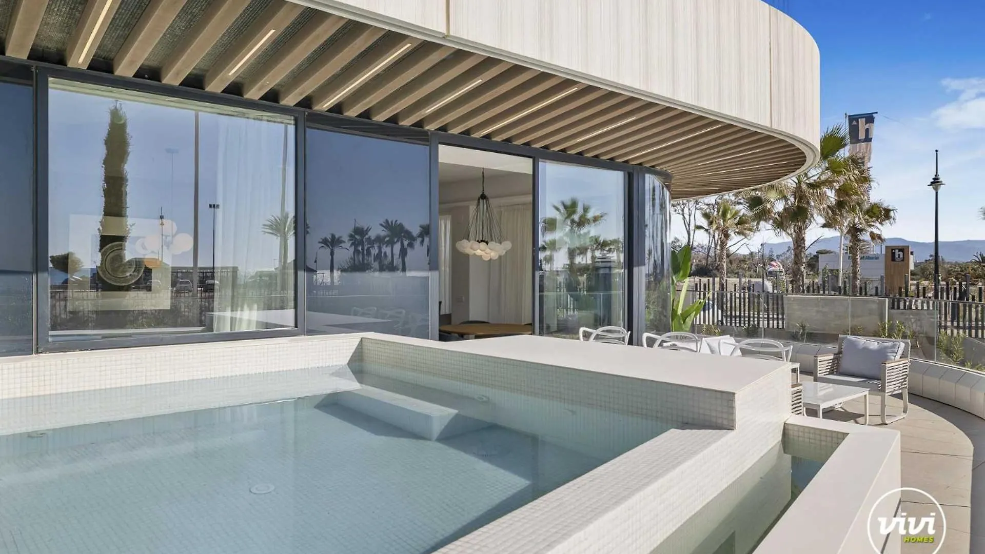 Vivi Homes - Sunrise Pool, Sauna, Gym, Terrace & Sea View location
